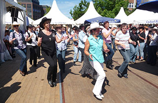 Line Dance auf der Kieler Woche